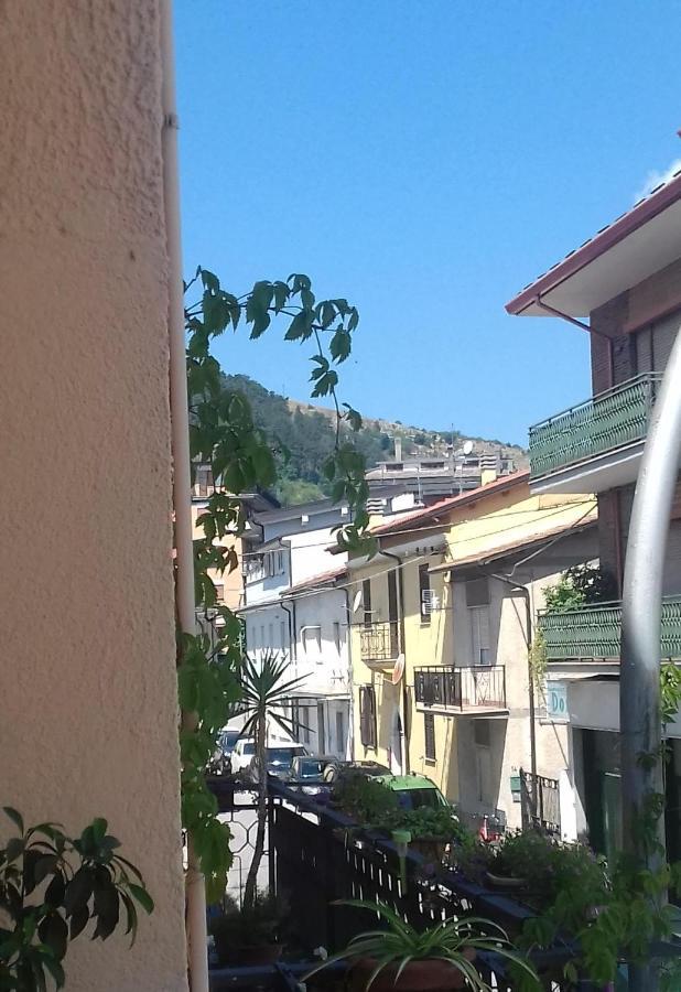 Appartamento Luzzi Tagliacozzo Bagian luar foto